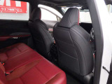 当店では専任のメカニックが大切なお客様のお車を一台一台丁寧に整備いたします。自社認証工場にてリフトアップし下回りまでキッチリ検査いたします。