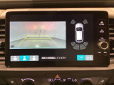 バックでの車庫入れも安心です! リアカメラが付いているバックモニター付のナビを装備しております。バンパーについているソナーや、操作線もついており距離感も画面から確認できます。