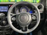 【純正革巻きステアリング】上質な革を使用することで、手にしっかり馴染みとても運転しやすいハンドルです♪