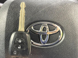 【キーレス】少し離れた場所からでもボタン一つでドアの開錠・施錠ができるのでとっても便利!ドアの鍵穴周りに傷をつけることもありません♪