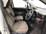 【運転席・助手席】です!実際お座りいただくのが分かりやすいと思いますので、ぜひお気軽にご来店ください♪状態もいいですよ☆