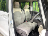 運転席シート廻りは使用感も少なく、良好な状態となっています。丁寧に使われていたことがよくわかりますね。