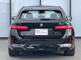 また、BMW正規認定中古車は、エマージェンシーサービスが自動付帯。24時間365日、皆様のカーライフをサポート致します。確かな安心のうえで、「駆けぬける歓び」をご堪能ください。
