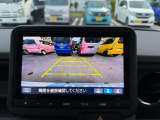 バックでの駐車が苦手な方や運転にあまり自信のない方でも後方の視界をしっかりサポート。安心して車庫入れが出来るバックカメラを装備しています!