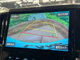 【バックカメラ】駐車時に後方がリアルタイム映像で確認できます。大型商業施設や立体駐車場での駐車時や、夜間のバック時に大活躍!運転スキルに関わらず、今や必須となった装備のひとつです!