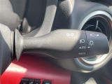 【オートライト(AUTO)】外の明るさをシステムが感知して、自動でヘッドライトが点灯します。ヘッドライトをつけ忘れを防ぐ便利機能です。