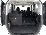 シートを倒せば荷室が広がり、用途に応じた使い方が可能で快適です。