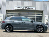 弊社顧客様からの下取車でございます。低走行、グッドコンディションのGOLF TDI ACTIVE ADVANCE PLATINUM EDITIONが新入庫致しました。ボディーカラーは人気のドルフィングレーメタリックです。