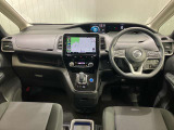 運転席からの視界が左右に広く隅々まではっきりと見渡せます。車の前端も把握しやすく安心して運転できます!