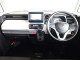 見通しのよいすっきりとした視界で、誰でも運転しやすいです。