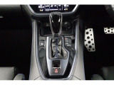 ミッションはストレート型CVTマニュアルモード付になります!シフトの周りには運転に支障が出ないように、ビューモニタースイッチを配置!