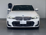 力強いディーゼルエンジンと優れた燃費性能を兼ね備えた320d MSport。スポーティなデザインと快適な乗り心地を高次元で融合し、毎日の移動からロングドライブまでBMWならではの駆けぬける歓びをご体感いただけます。