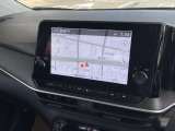 ♪ナビ付いてます!一度使い出すとナビにいつも頼っちゃいます!遠方に旅行する時には本当に重宝しますよ〜 ♪