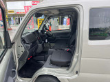 大事な人を乗せることが多い助手席です!安全運転を心がけましょう。