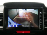 バックカメラが付いているので後方確認が非常にしやすいです。今や運転初心者も熟練者も必須装備!ついていて損はないですね♪