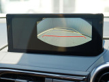 バックカメラを装備。駐車場などでの取り回しもスムーズに行っていただけます。