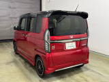Honda SENSING装着車です。衝突を予測してブレーキをかけたり、前のクルマにちょうどいい距離で走行できる多彩な安心・快適機能を搭載した支援システムがドライバーをサポート。