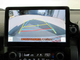 バックカメラで後方がリアルタイム映像で確認できます!商業施設や駐車場での駐車時や、夜間のバック時にも安心です♪