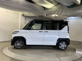 助手席側は電動スライドドアになってます。運転席やキーのリモコンで開閉できるので手が塞がっていても楽に積み降ろし出来ますよ。
