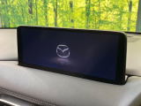 【メーカー純正10型ナビ】インテリアに溶け込むスタイリッシュな「専用設計」メーカーナビを装備♪視認性や操作性など基本性能にも優れ、より上質なカーライフをお楽しみいただけます。