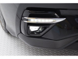 日中でも点灯しフロントビューにもアクセントとなっているLEDデイライナー。不要な際は車内よりスイッチにて消灯できます。