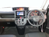 見通しのよいすっきりとした視界で、誰でも運転しやすいです。運転のしやすさは疲れにくさにも繋がりますよ♪