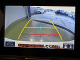 バックガイドモニターで、後方を確認しながら安心して駐車することができます。運転初心者も熟練者も必須の機能ですよ!