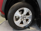 トヨタ純正アルミホイール。タイヤサイズは225/65R17です。