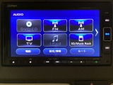 ナビゲーションはフルセグTV、インターナビ対応のGathers純正メモリーナビを搭載しています。Bluetoothオーディオ機能がありますので、スマートフォンなどの音楽も再生できます。