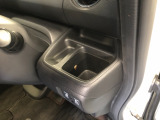 【ドリンクホルダー】こちらにドリンクホルダーがついています!