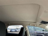 展示されているお車は全台1年間のトヨタロングラン保証が付いて参ります。最長3年間の保証をお付けすることも可能ですので、どのエリアに住むお客様でも安心して保証をお受けすることができます!