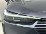 LEDヘッドライトは、点灯の瞬間から最大光量を発揮し、突然暗くなるトンネルなどでの安定感を高めます。