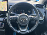 インテリアに合わせたデザインのステアリングは、運転される方のことも考え、運転しやすい形状、大きさです。是非一度、実際に触ってお確かめください。