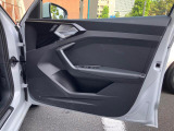 ドアを開けると上質で上品な室内空間が広がり細部までこだわったAudiデザイン性と、物づくりのこだわりを感じて頂けます。詳しくは0078-6002-900146中古車スタッフまで