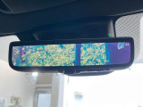 【デジタルインナーミラー】後席の大きな荷物や同乗者で後方が確認しづらい時でも安心!カメラが撮影した車両後方の映像をルームミラー内に表示。クリアな視界で状況の確認が可能です!