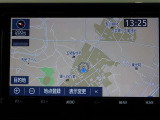 純正ナビを装備。タッチパネル式で使いやすく、お出かけもラクラクです。