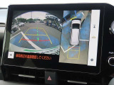 「パノラミックビューモニター」でクルマを真上から見るように周囲を確認でき、駐車の際に大活躍☆