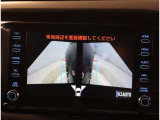 スマートキー付きです。スマートキーとは鍵を車に差し込まなくても、ドアノブを触ったりするだけで、ドアロックを解錠できます。これが凄く便利なんですよ。