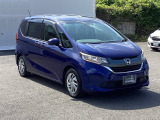 狭い駐車場でも、スライドドアならチャイルドシートへのお子さまの乗降や荷物の積載もスムーズ。