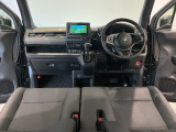 【前方視界】開放的な前方視界!運転がしやすく疲れにくいです♪窓が大きく、見通しがとっても良いおクルマですよ♪