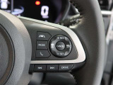 アダプティブクルーズコントロール機能付きです。走行中に先行車の様子を検知しながら、設定した車速の範囲内で先行車との距離のキープを支援します。詳細は販売店スタッフまでおたずねください。