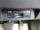 高速道路必須アイテムのETC装備です。最近はスマートインターチェンジも増えてきたので便利ですね。