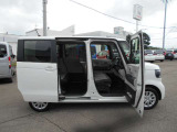 中古車をご検討中のお客様!ぜひ、便利なお気に入り登録をご利用くださいませ!クルマの写真のそばにある白い「お気に入り追加」のボタンをポチッとするだけで、気になるクルマにすぐアクセスできます☆