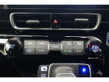 ★エアコンはオートタイプが装着済みです!オートモードにしておけば、車内温度を設定するだけで風の料や吹き出し口の切り替えを機械が行ってくれます!一年中快適な環境を作れますよ♪