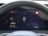 【メーターパネル】素早く車の情報が読み取れる、視認性に優れたシンプルなデザインのメーターパネルです。