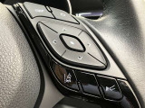 ナビゲーションに視線を移さず、ハンドルから手を離さず、運転に集中したまま手元でオーディオ操作できます♪