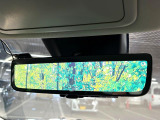 【デジタルインナーミラー】後席の大きな荷物や同乗者で後方が確認しづらい時でも安心!カメラが撮影した車両後方の映像をルームミラー内に表示。クリアな視界で状況の確認が可能です!