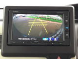 バックモニター付きで、車庫入れやバック時の後方確認をしっかりサポート。モニターに映し出される映像で死角も確認しやすく、狭い場所での駐車や後退時の操作をより安心して行えます。