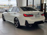 LEDリアコンビネーションランプが美しいリアビューを演出。BMWらしい存在感を感じられる後ろ姿です。
