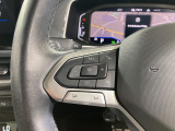 ◆クルーズコントロールにレーダーセンサーを組み合わせ、先行車を測定し設定されたスピードを上限に自動で加減速を行います。一定の車間距離を維持することで、長距離走行でのドライバーの疲労を低減させます。
